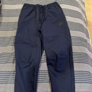 Men’s Nike pants size medium never worn